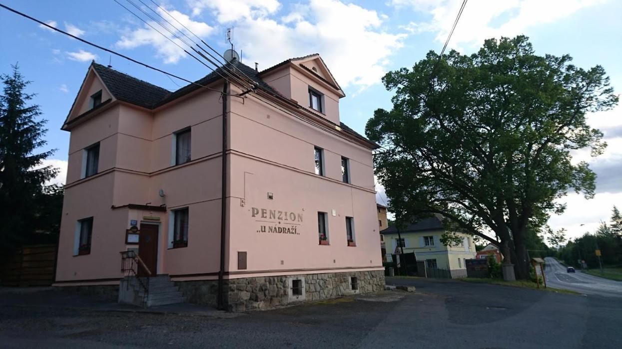 Penzion "U Nadrazi" Horšovský Týn Dış mekan fotoğraf